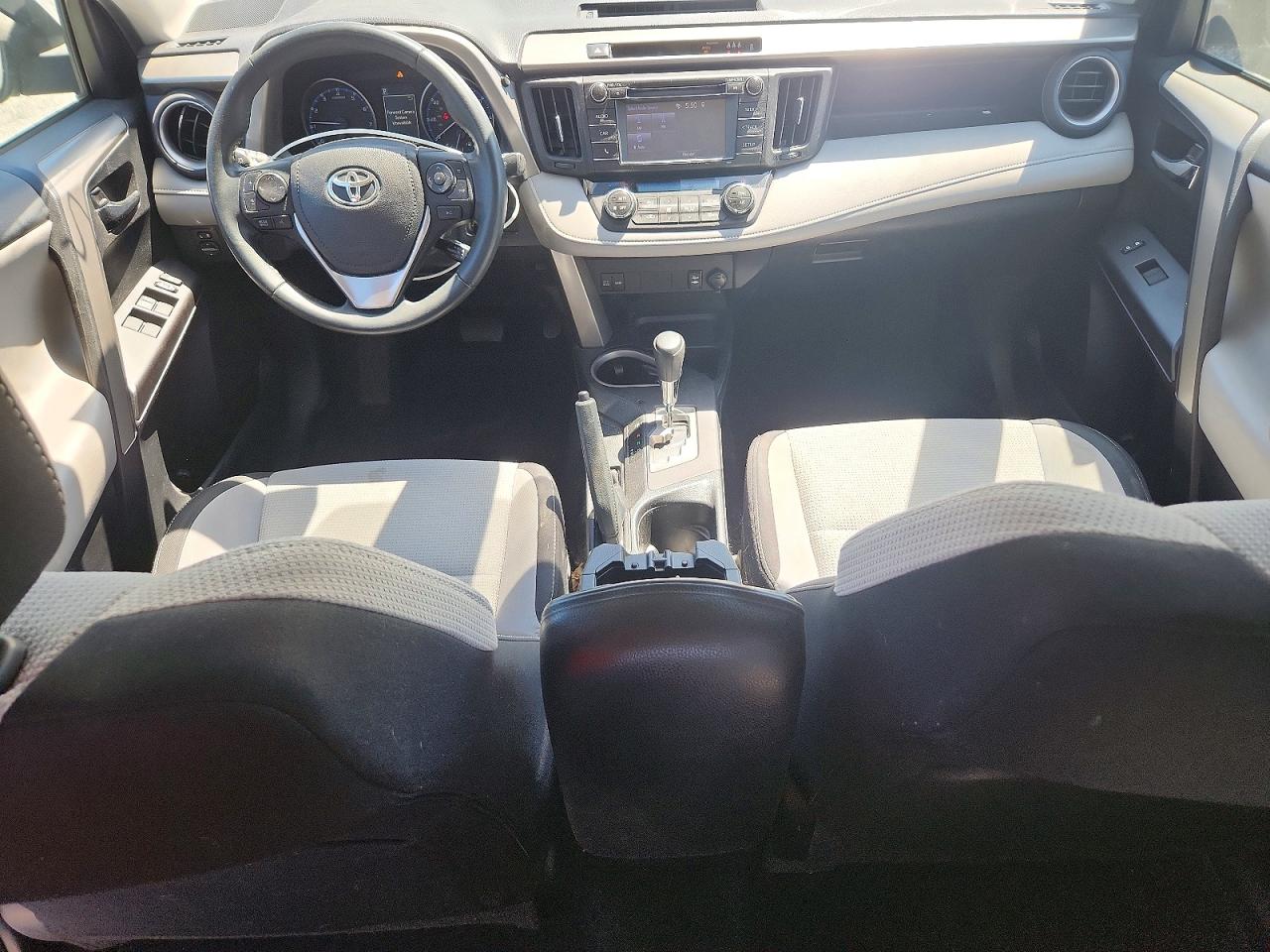 2018 TOYOTA RAV4 XLE photo 22