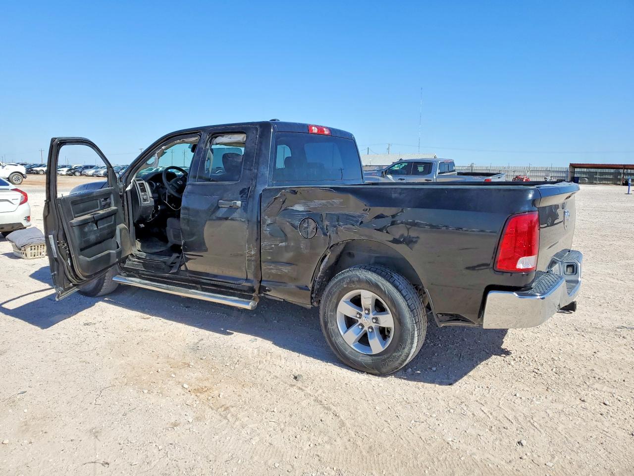 2018 RAM 1500 TRADESMAN photo 3