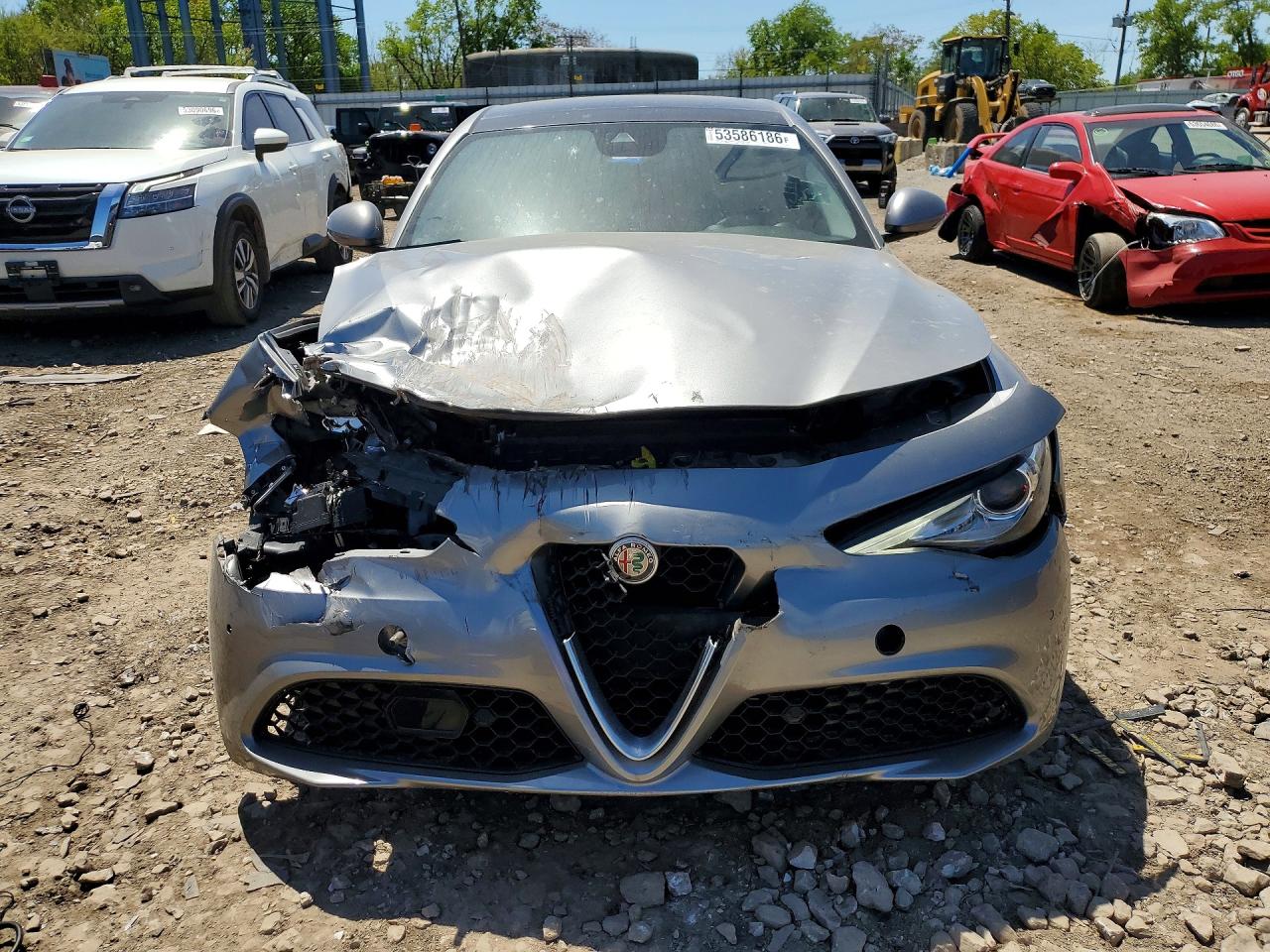 2017 ALFA ROMEO GIULIA photo 9