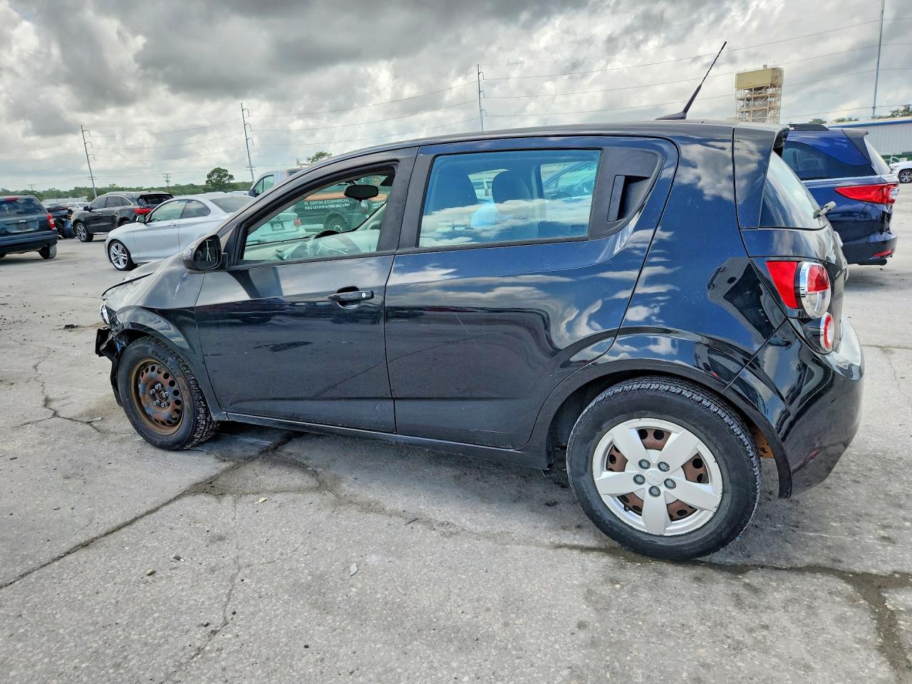 2014 CHEVROLET SONIC LS photo 3