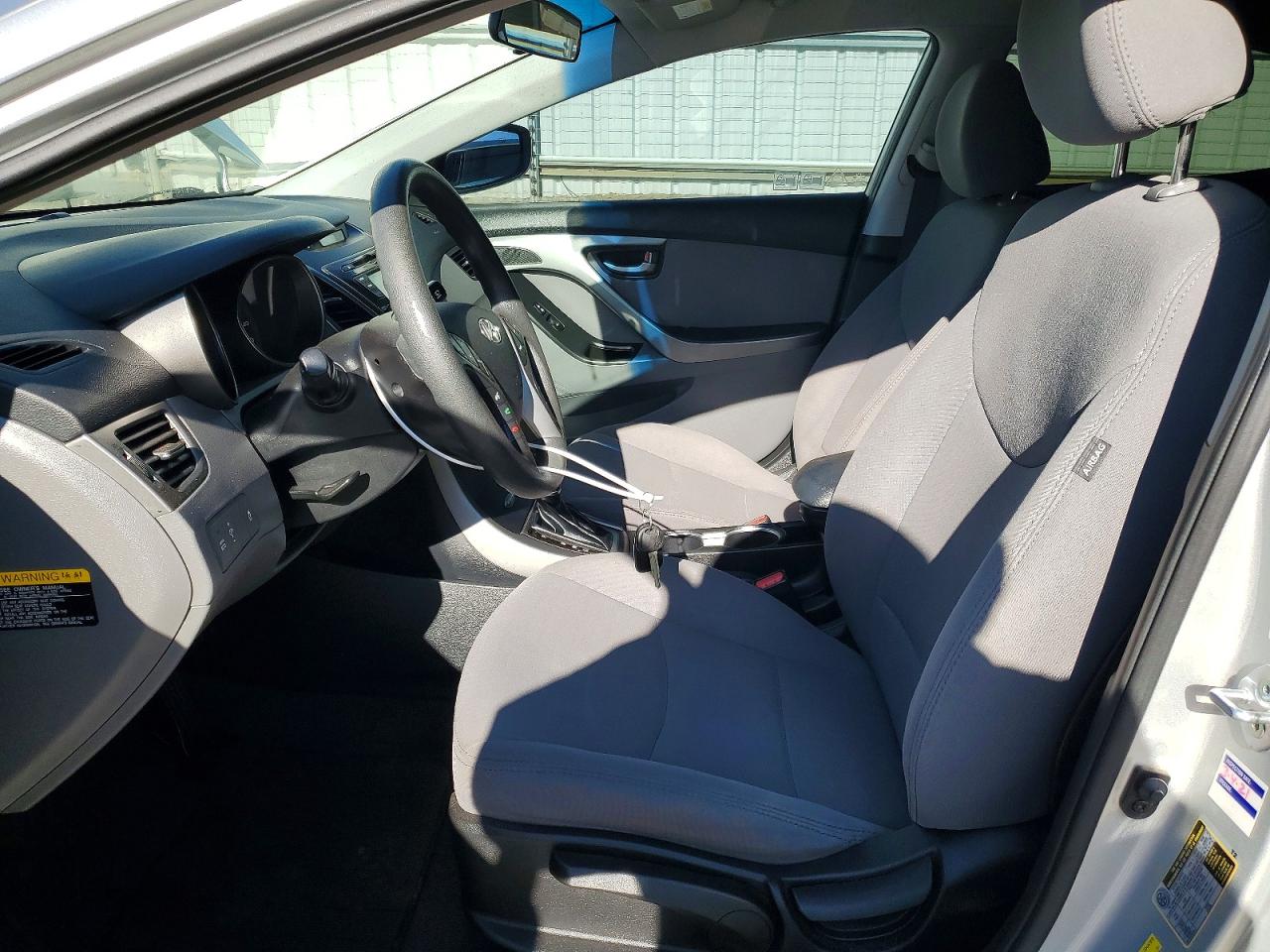 2015 HYUNDAI ELANTRA SE photo 19
