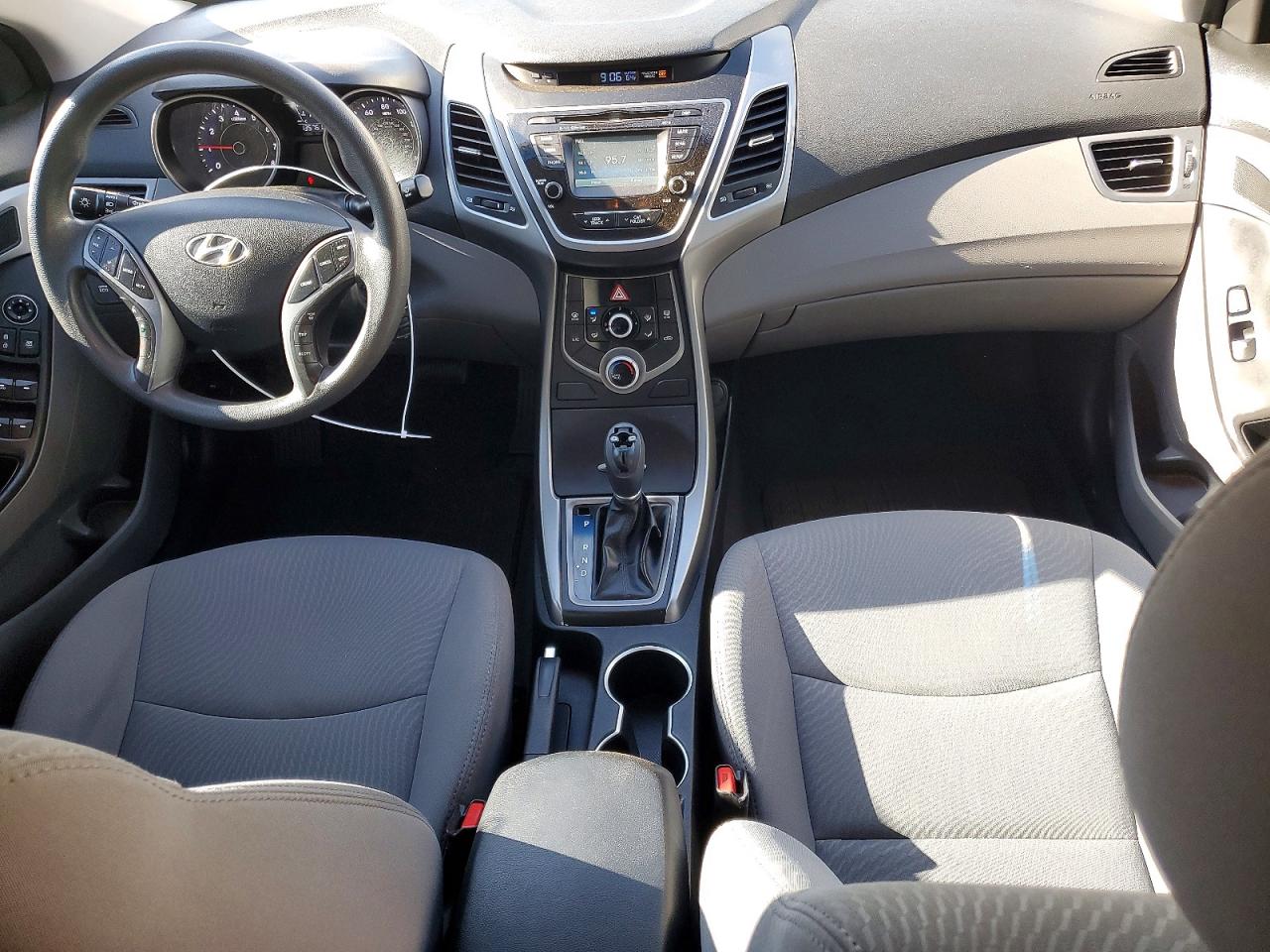 2015 HYUNDAI ELANTRA SE photo 22