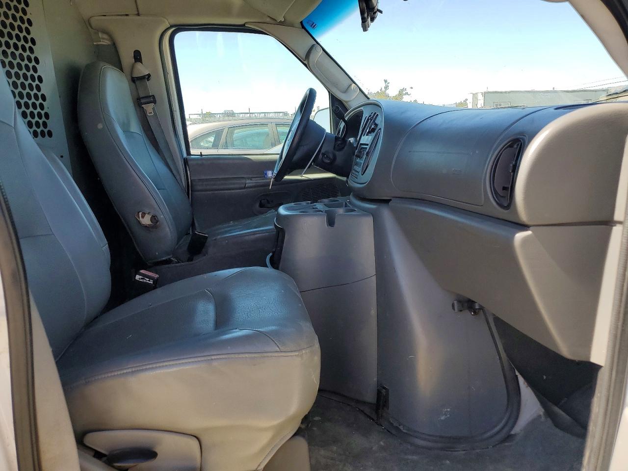 2005 FORD ECONOLINE E150 VAN photo 19