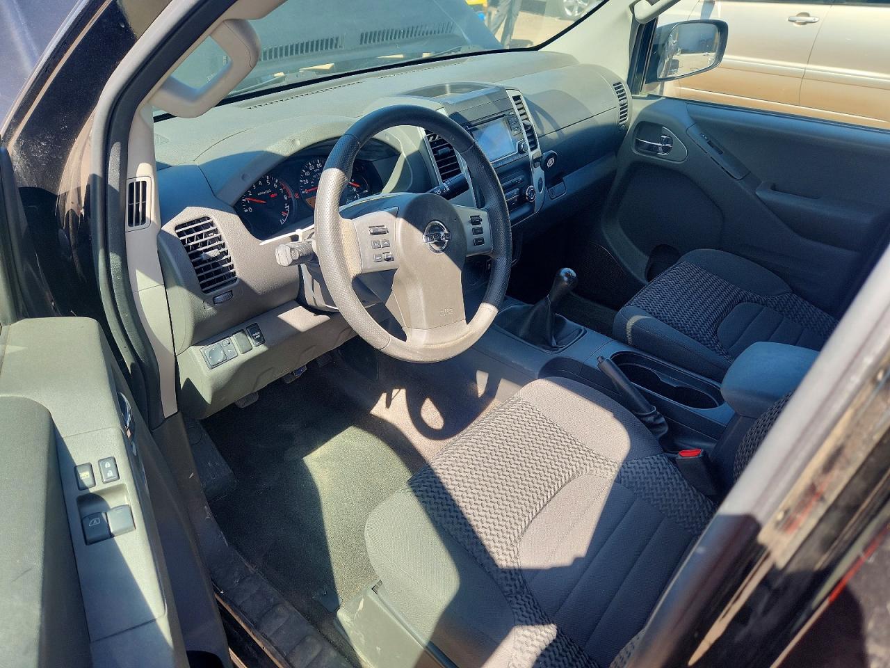 2017 NISSAN FRONTIER SV photo 15