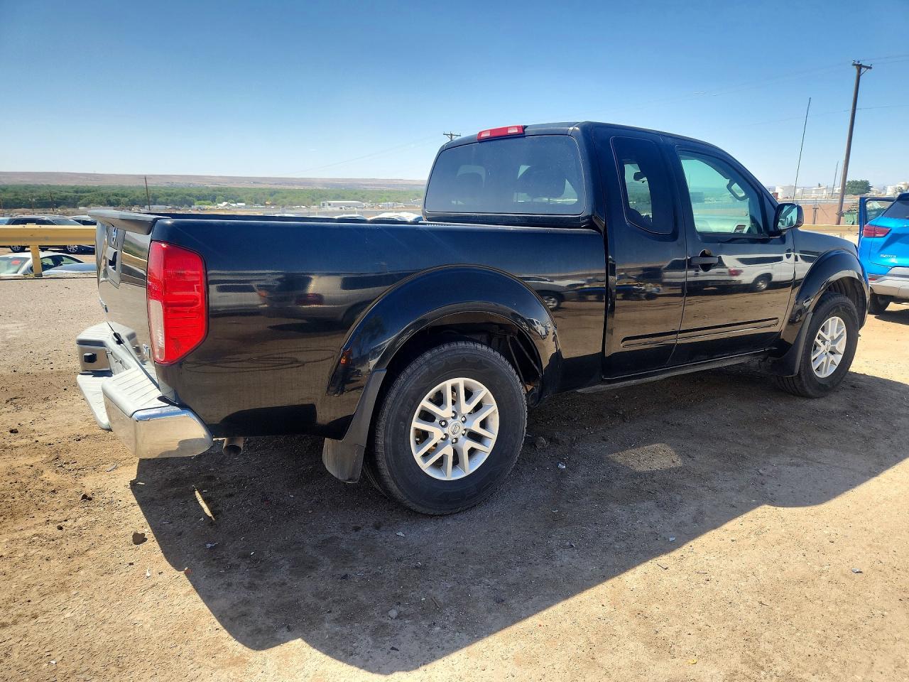 2017 NISSAN FRONTIER SV photo 5