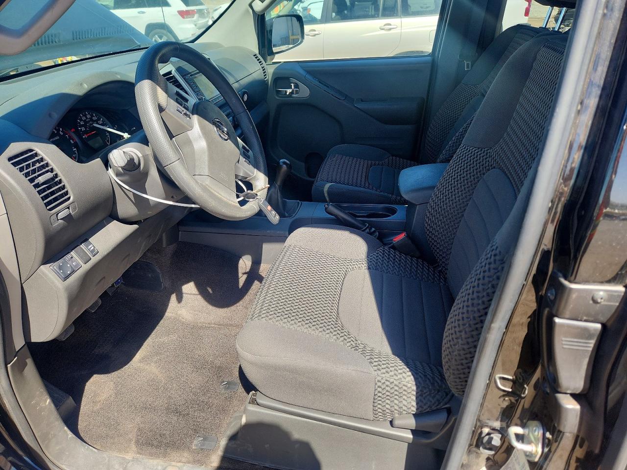 2017 NISSAN FRONTIER SV photo 13