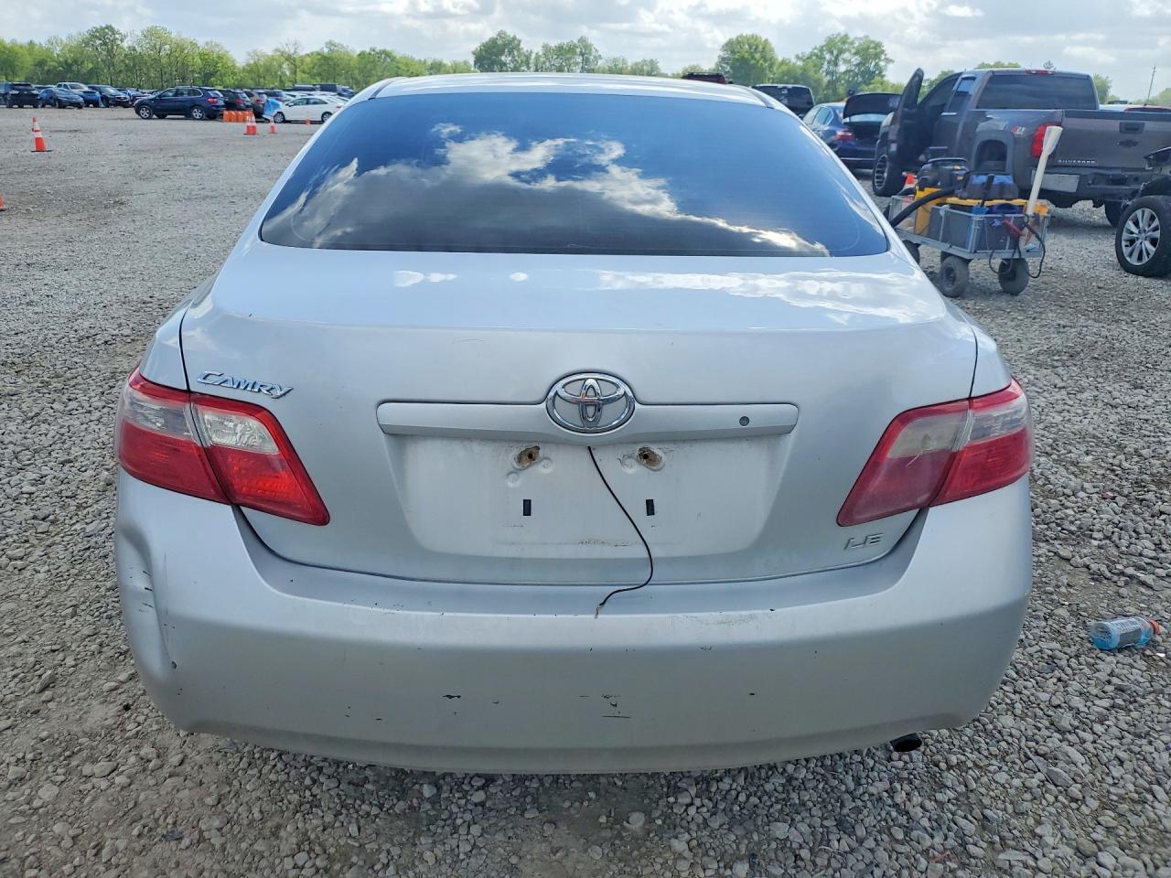 2009 TOYOTA CAMRY LE photo 16