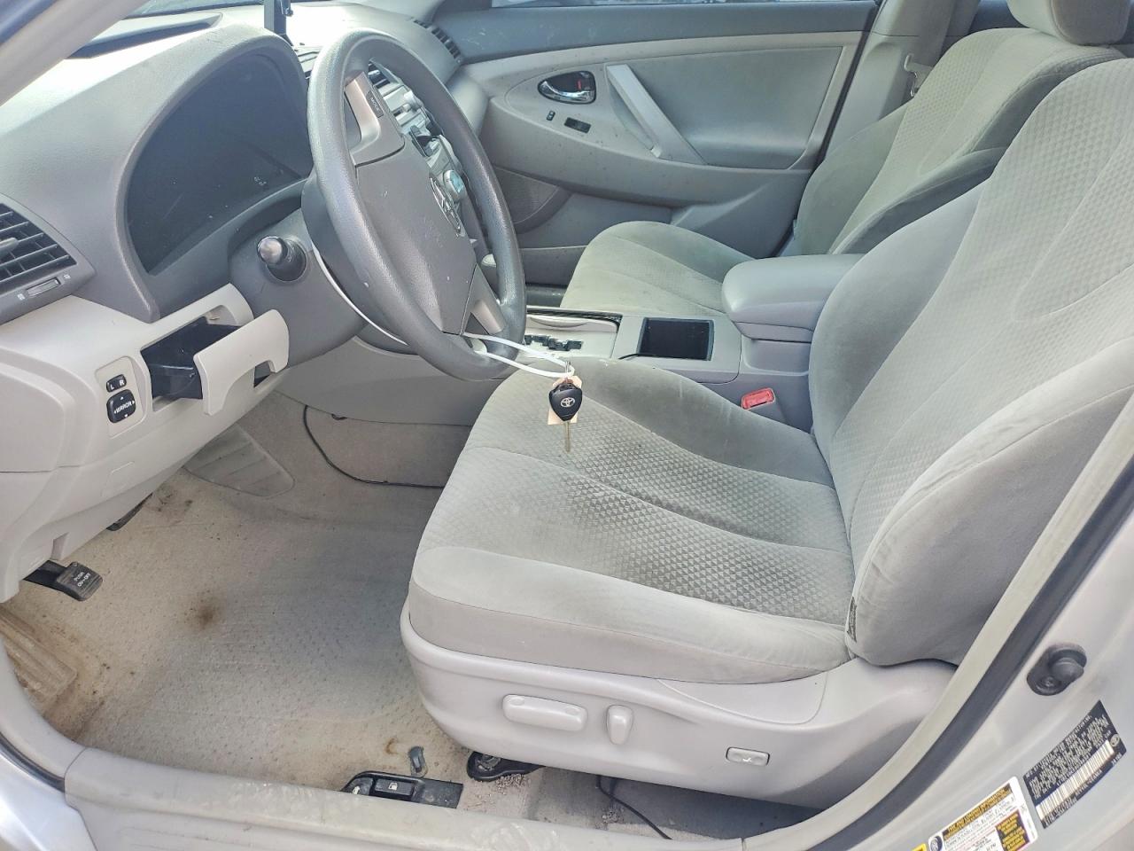 2009 TOYOTA CAMRY LE photo 19