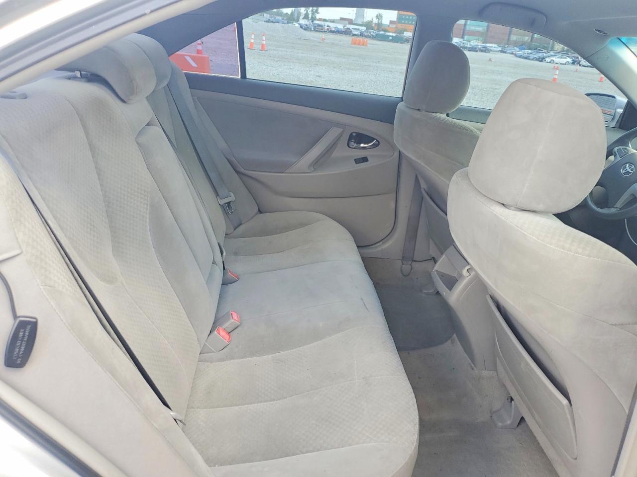 2009 TOYOTA CAMRY LE photo 28