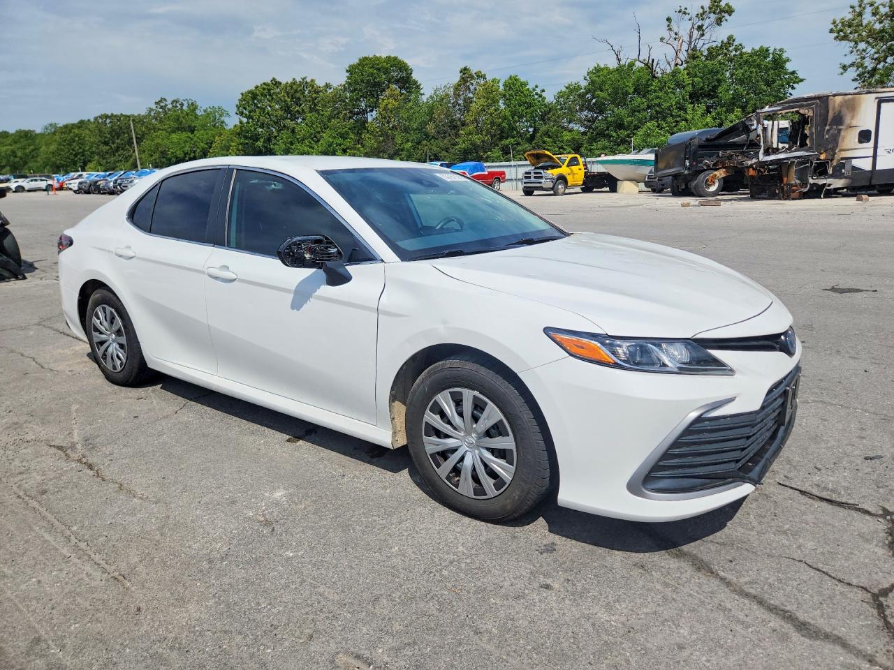 2022 TOYOTA CAMRY LE photo 7