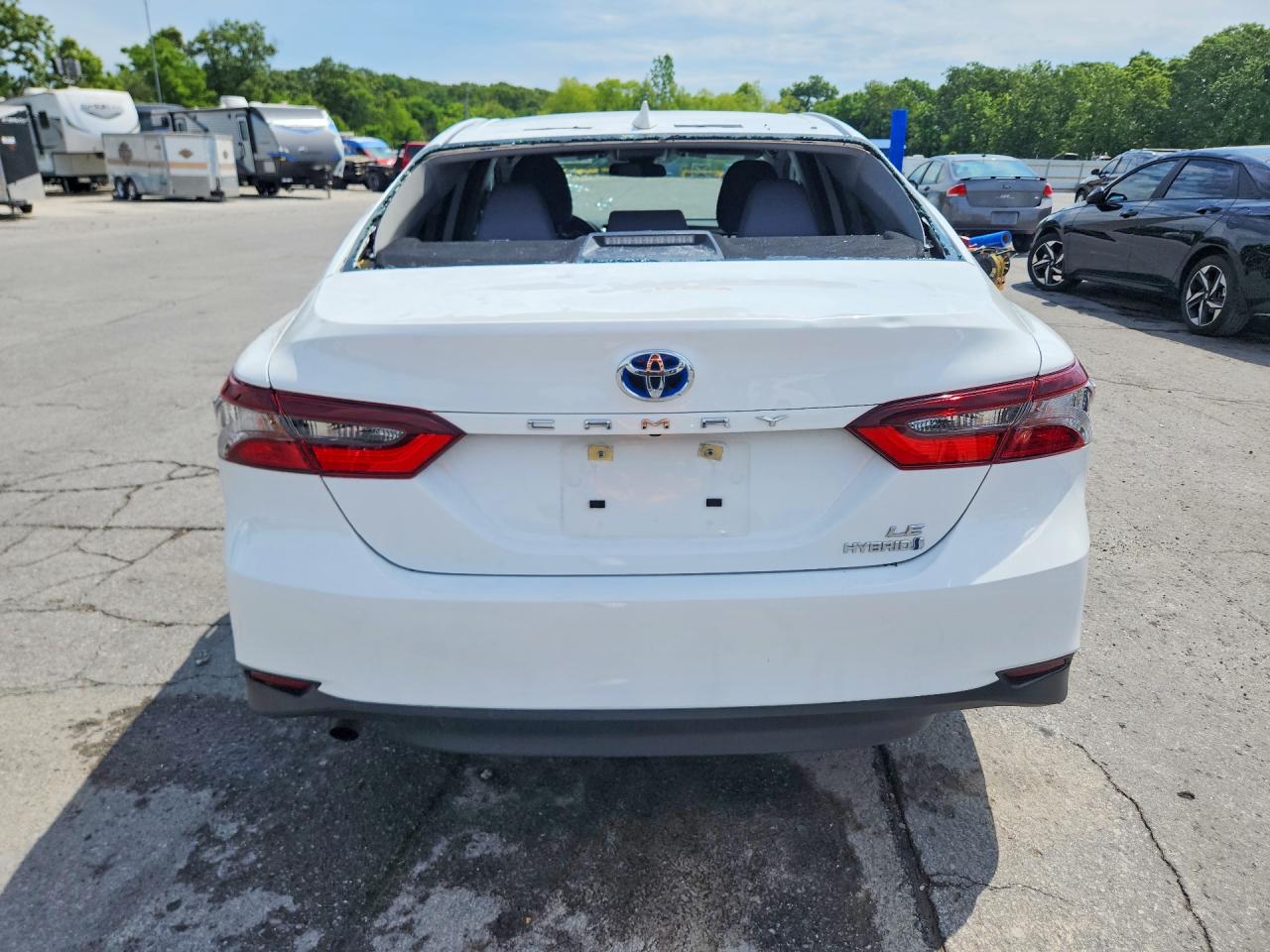 2022 TOYOTA CAMRY LE photo 11