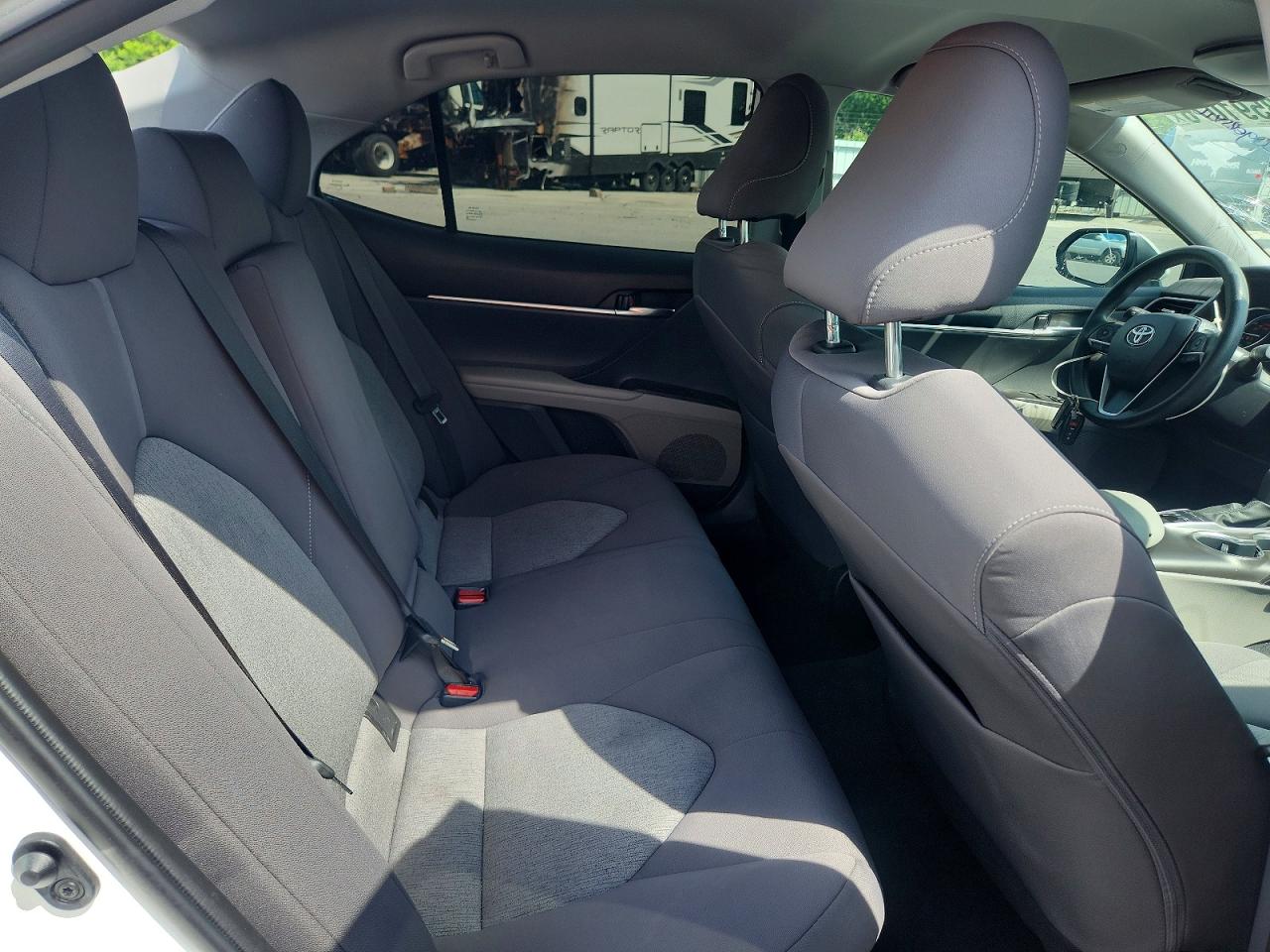 2022 TOYOTA CAMRY LE photo 19