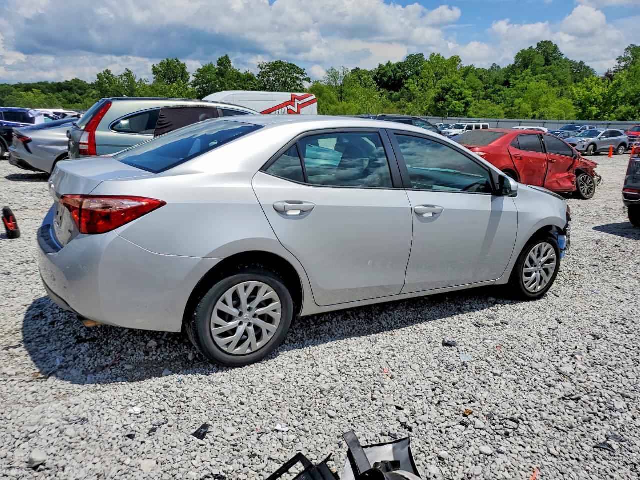 2017 TOYOTA COROLLA LE photo 5
