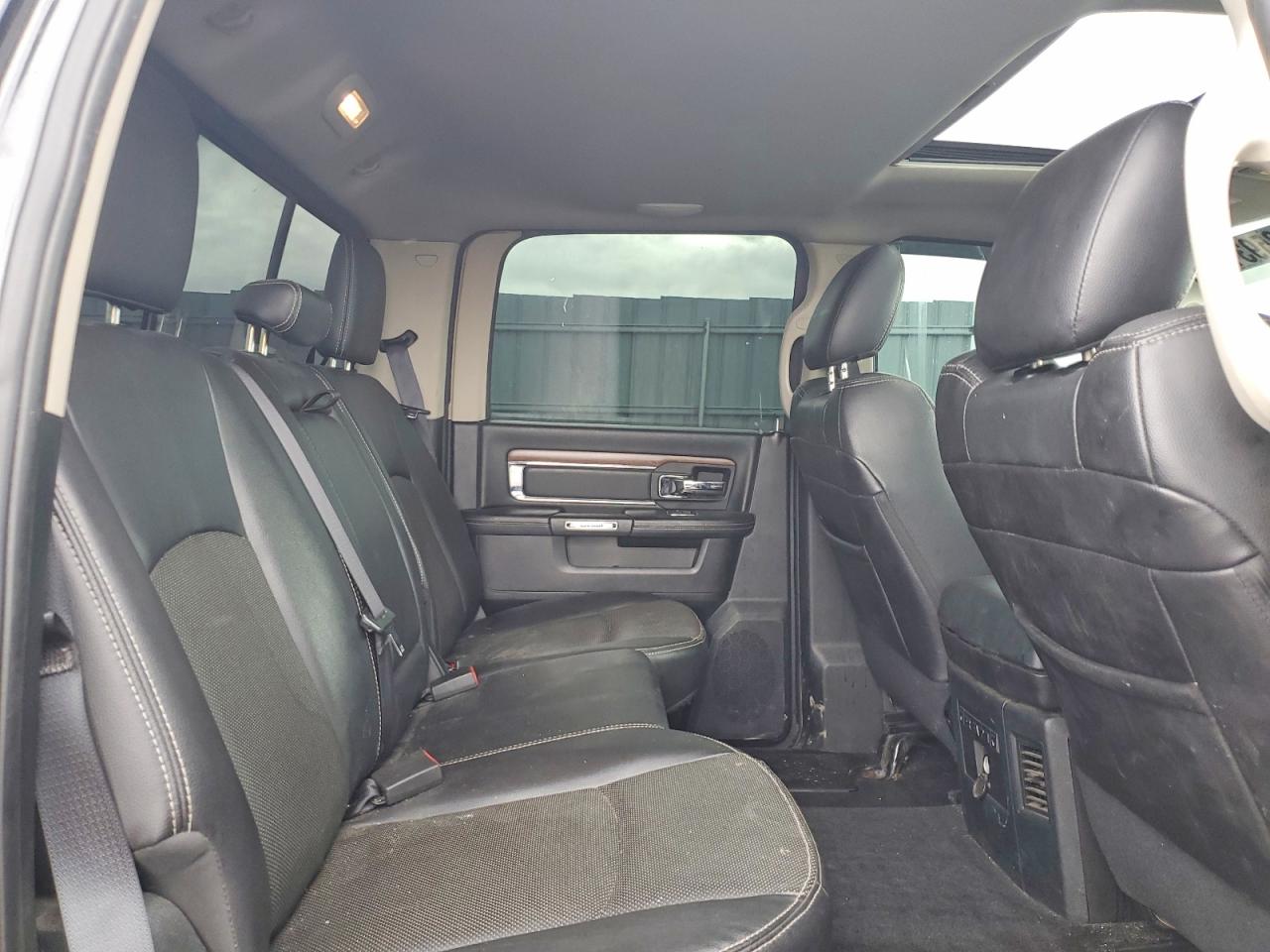 2016 RAM 1500 LARAMIE photo 19