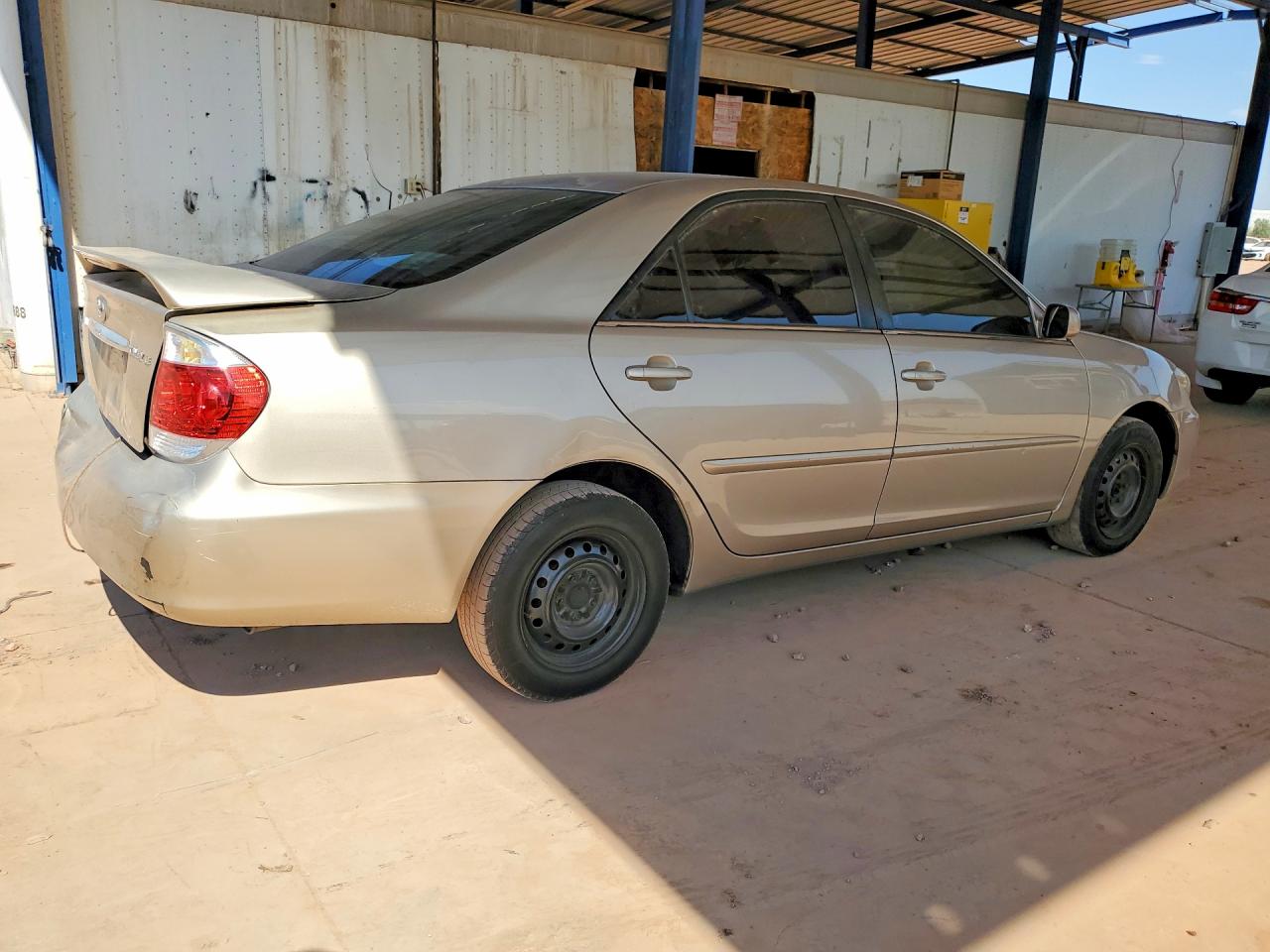 2005 TOYOTA CAMRY LE photo 5