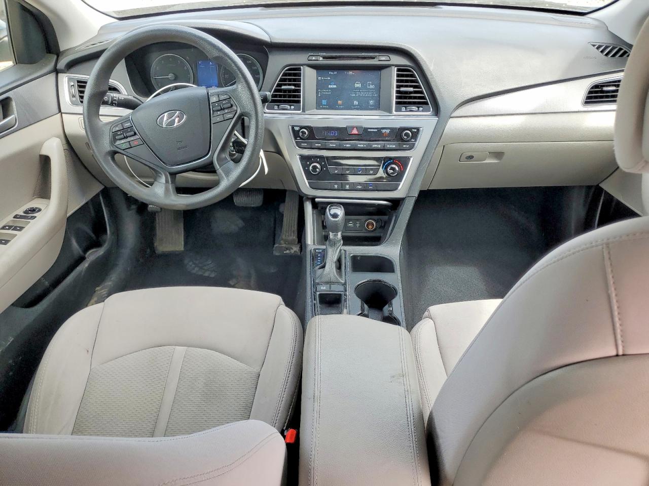 2017 HYUNDAI SONATA SE photo 15