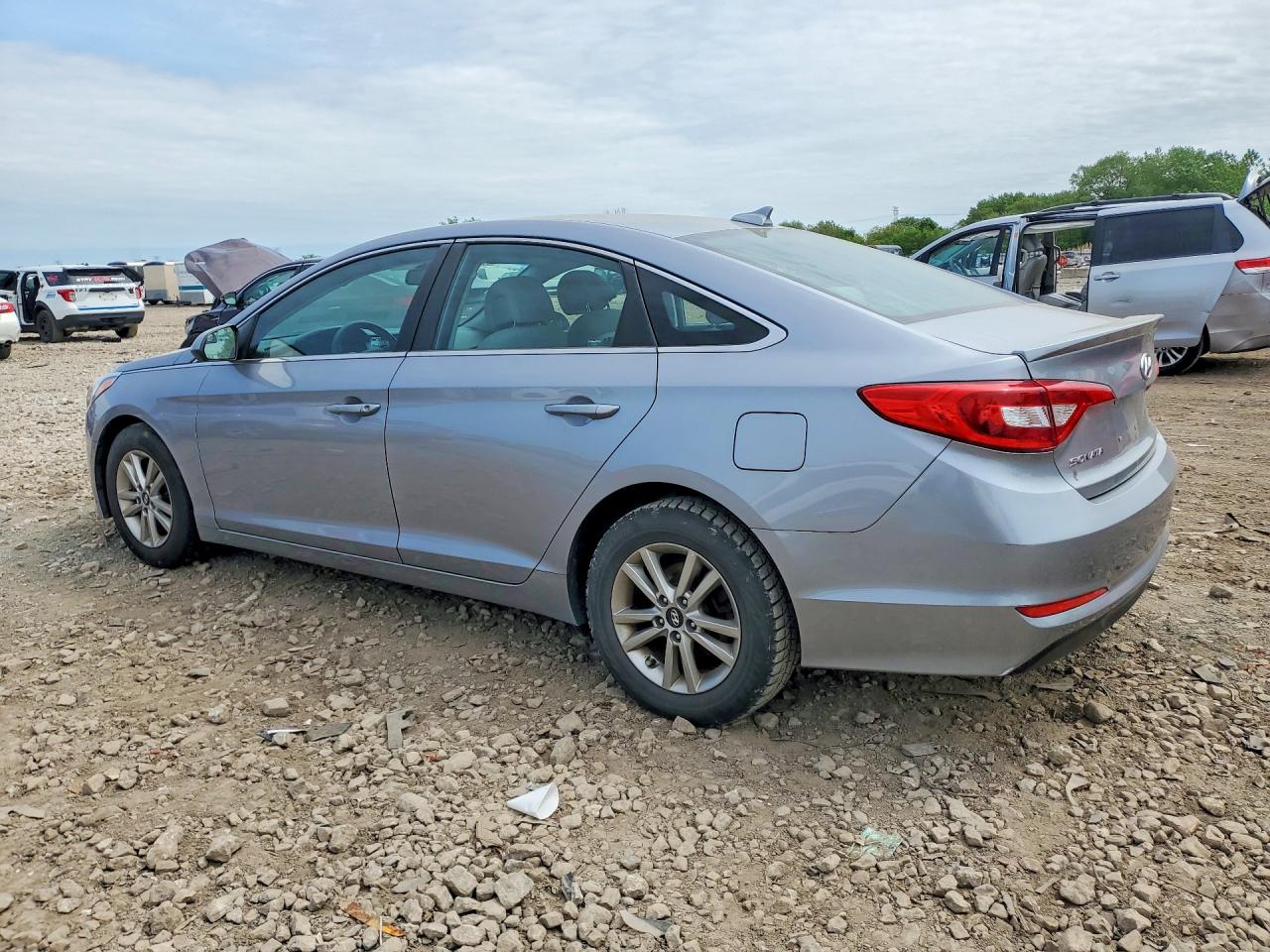 2017 HYUNDAI SONATA SE photo 3