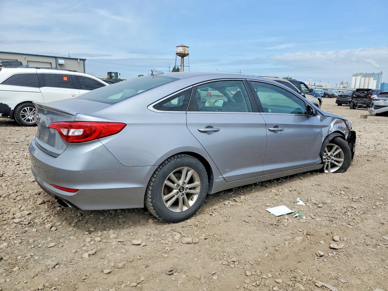 2017 HYUNDAI SONATA SE photo 5