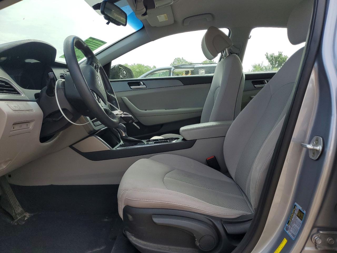 2017 HYUNDAI SONATA SE photo 13