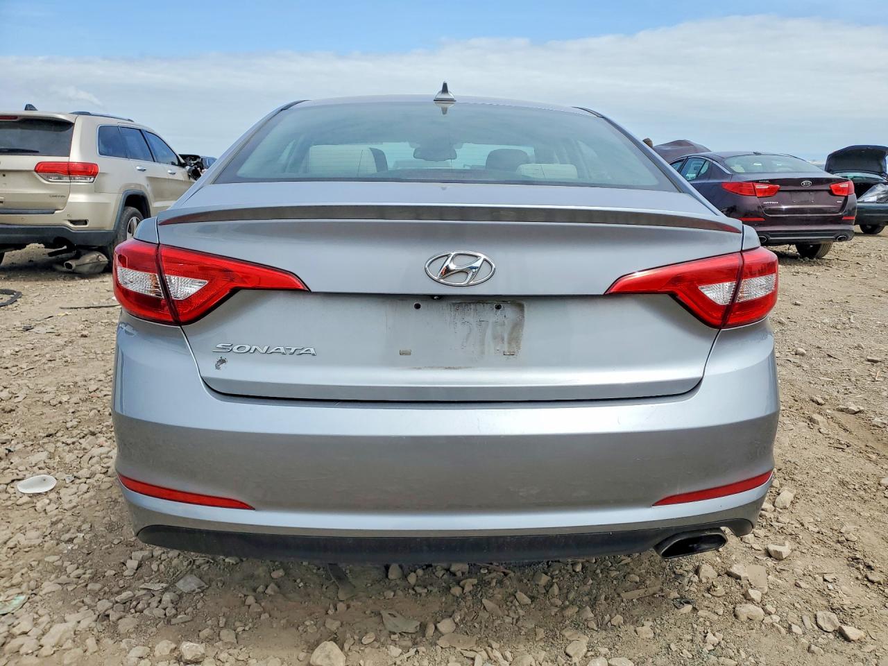 2017 HYUNDAI SONATA SE photo 11
