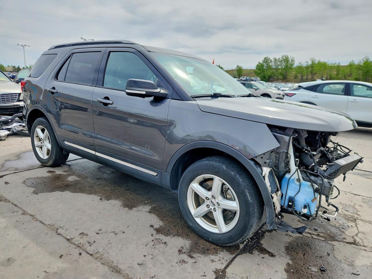 2016 FORD EXPLORER XLT photo 4