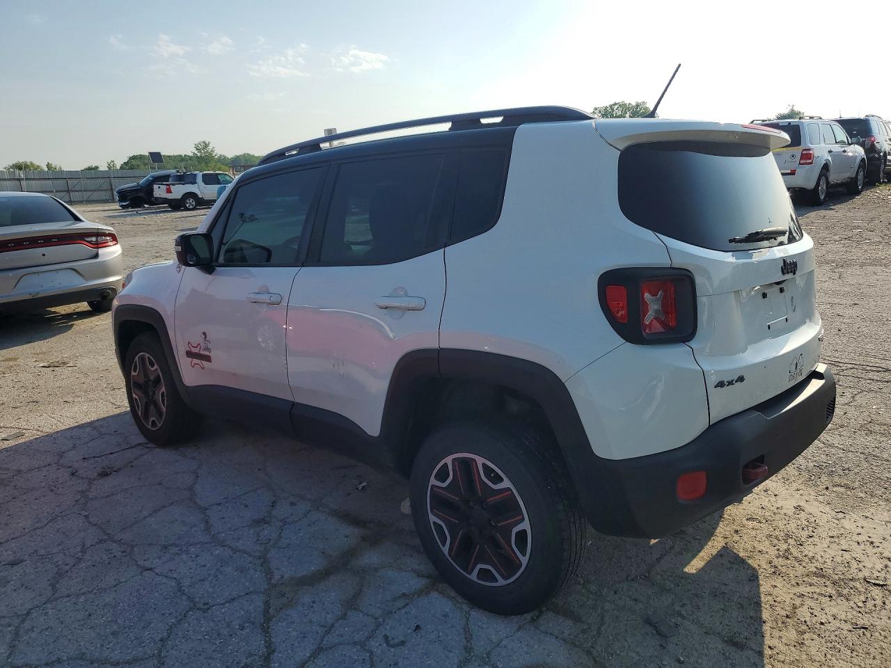2015 JEEP RENEGADE TRAILHAWK photo 4