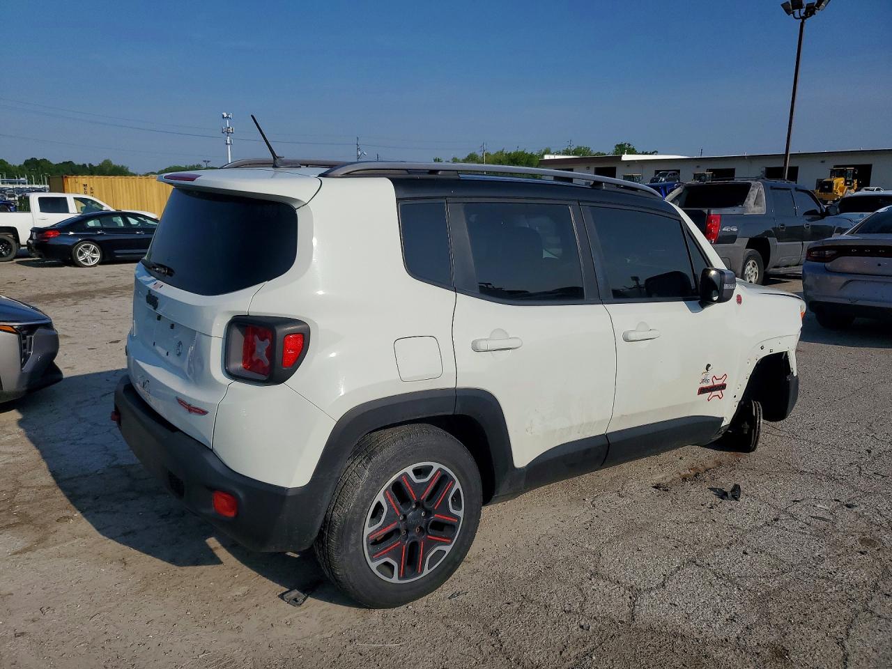2015 JEEP RENEGADE TRAILHAWK photo 7