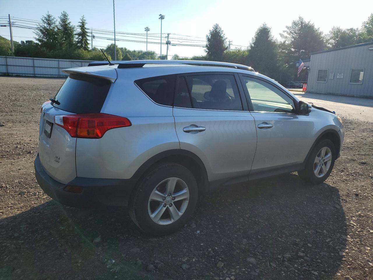 2013 TOYOTA RAV4 XLE photo 7