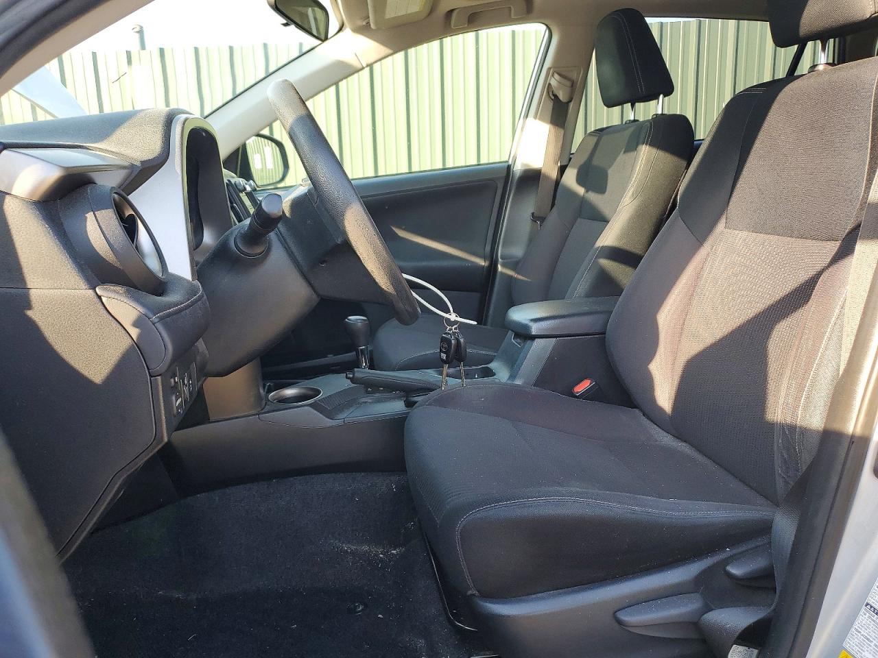 2013 TOYOTA RAV4 XLE photo 19