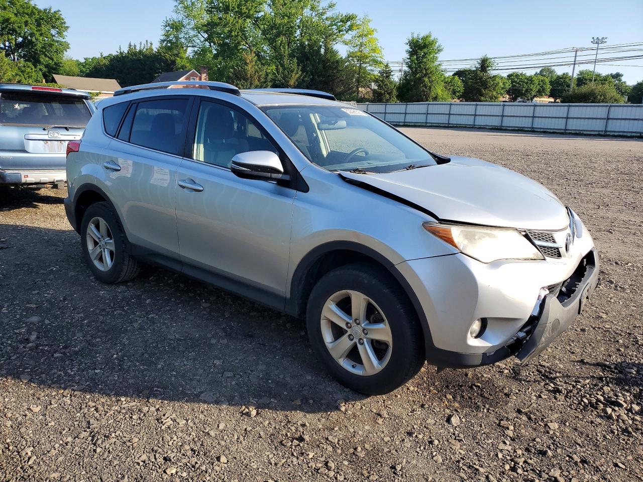 2013 TOYOTA RAV4 XLE photo 10