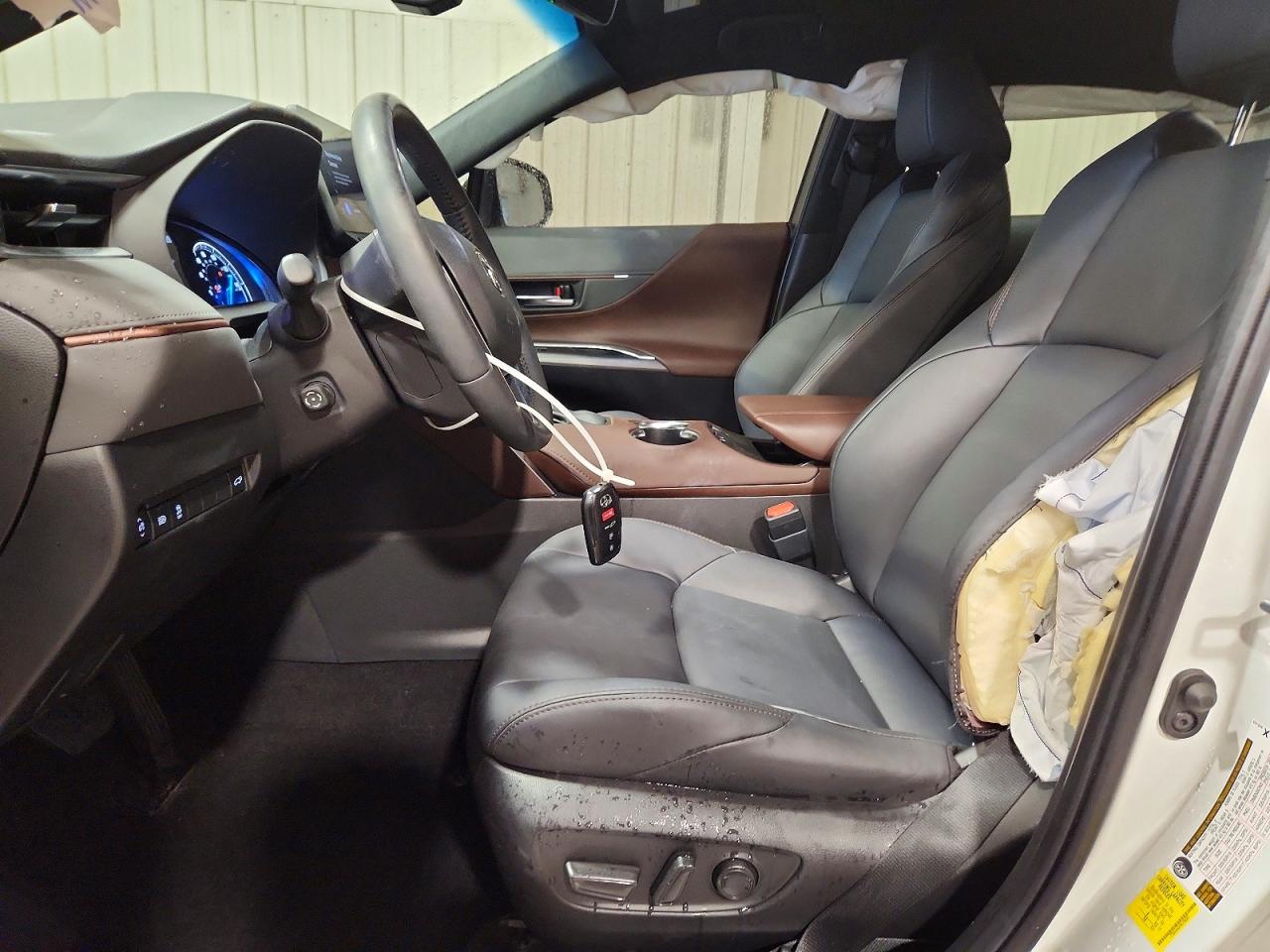 2024 TOYOTA VENZA XLE photo 19