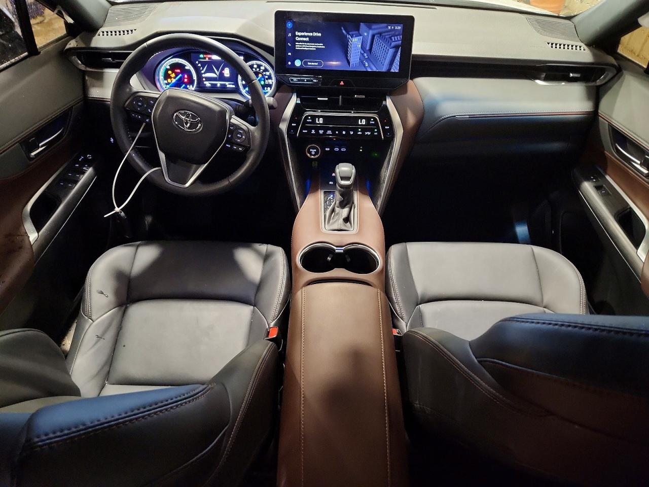 2024 TOYOTA VENZA XLE photo 22