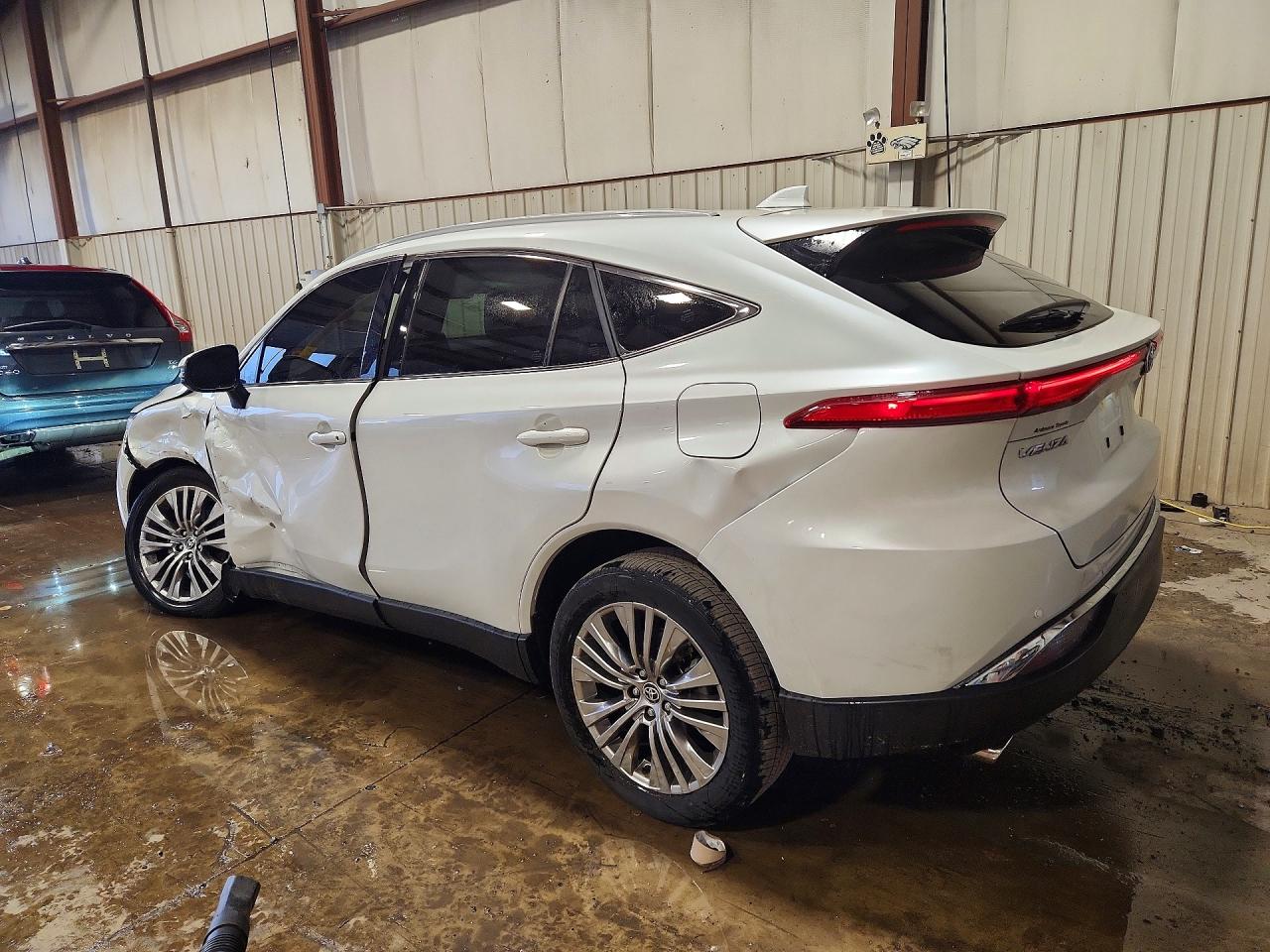 2024 TOYOTA VENZA XLE photo 4