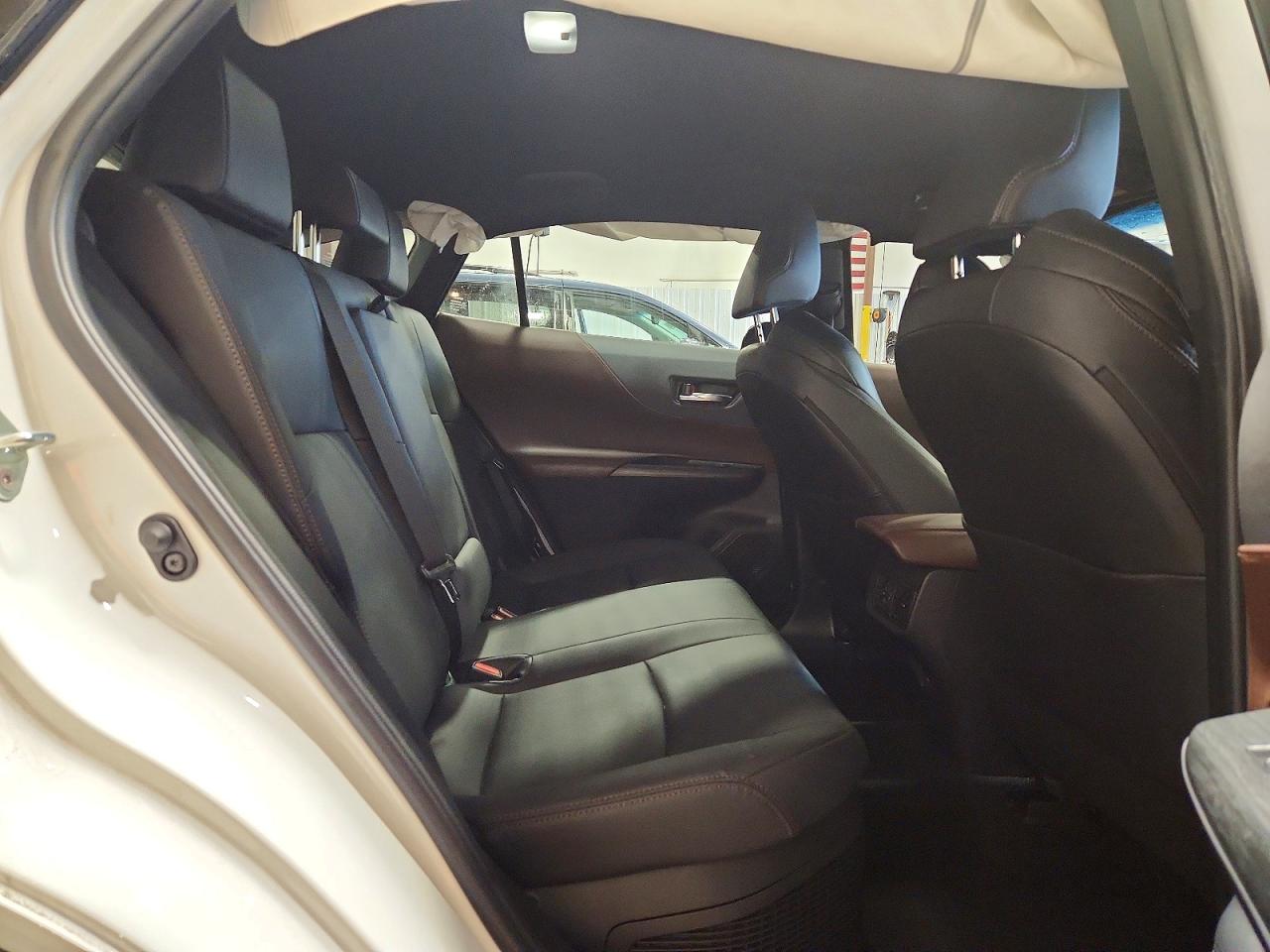 2024 TOYOTA VENZA XLE photo 31