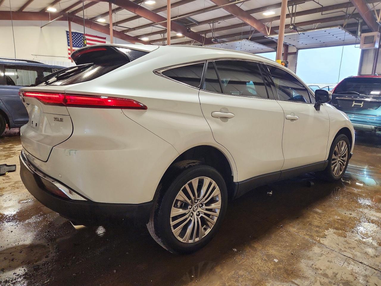 2024 TOYOTA VENZA XLE photo 7