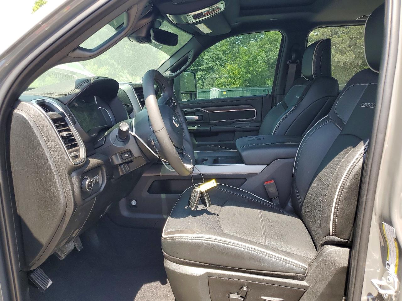 2026 RAM 2500 LARAMIE photo 19