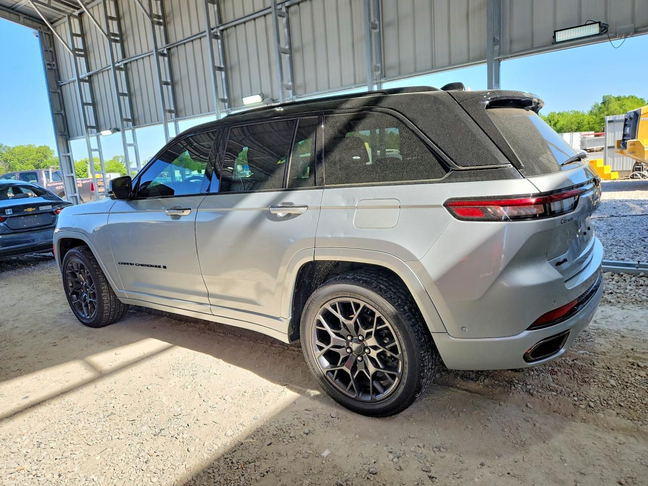 2024 JEEP GRAND CHEROKEE SUMMIT photo 4