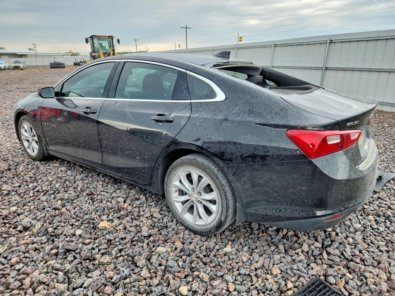 2023 CHEVROLET MALIBU LT photo 2
