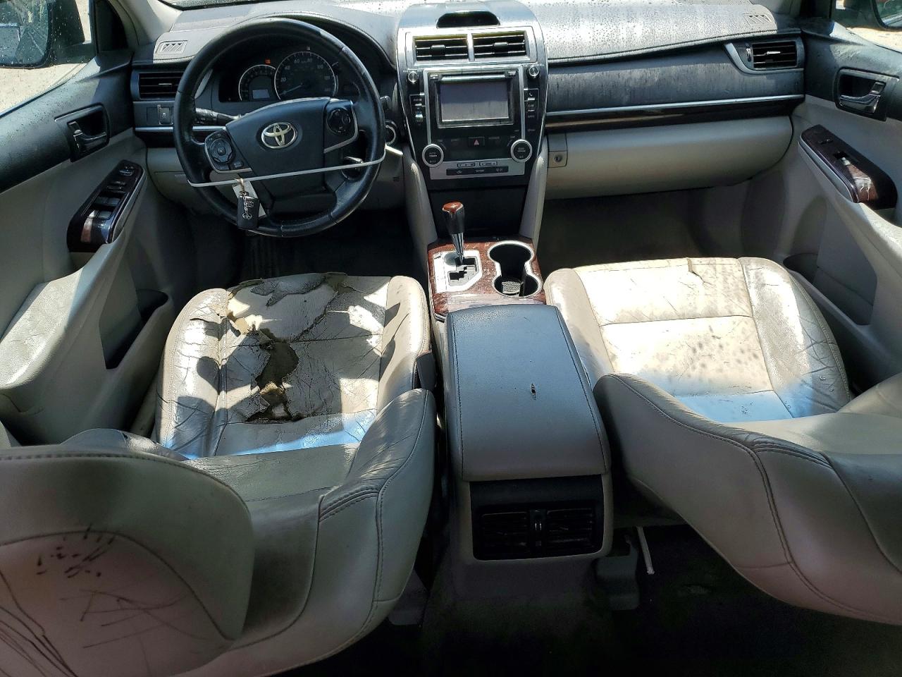 2012 TOYOTA CAMRY XLE photo 8