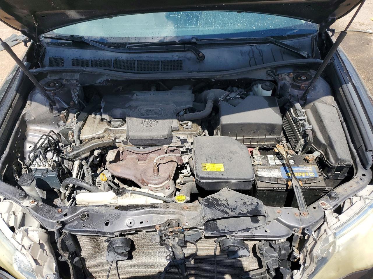 2012 TOYOTA CAMRY XLE photo 11