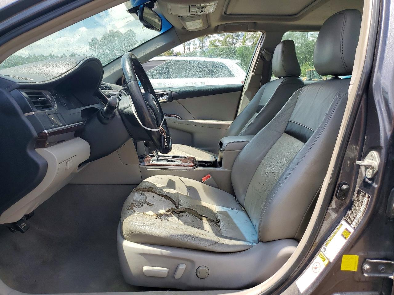 2012 TOYOTA CAMRY XLE photo 7