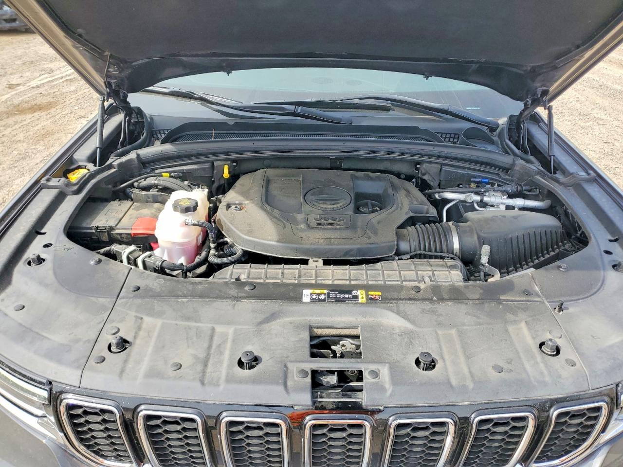 2022 JEEP GRAND CHEROKEE OVERLAND photo 23