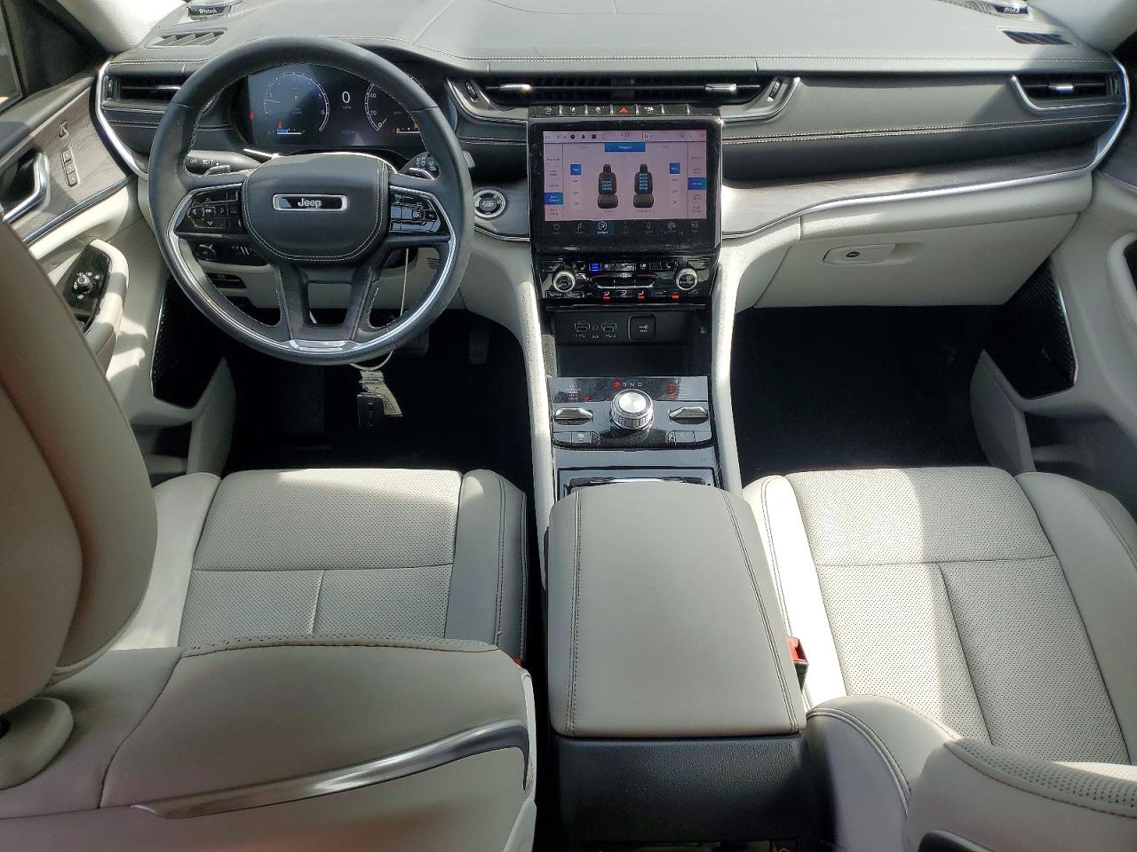 2022 JEEP GRAND CHEROKEE OVERLAND photo 15
