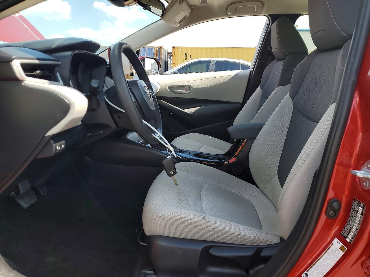 2021 TOYOTA COROLLA LE photo 19