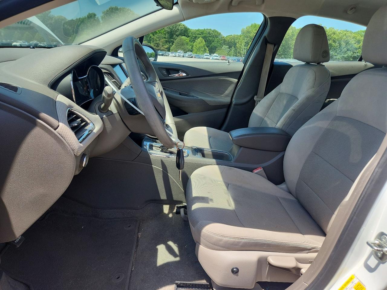 2017 CHEVROLET CRUZE LT photo 19