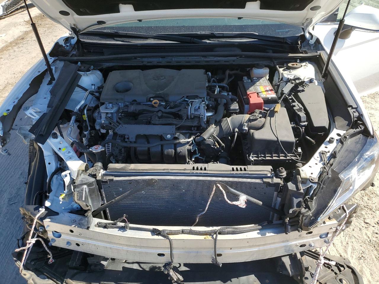 2019 TOYOTA CAMRY SE photo 31