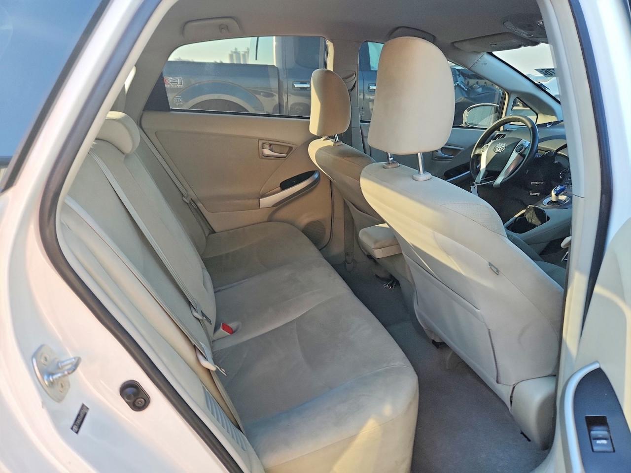 2011 TOYOTA PRIUS TWO photo 19
