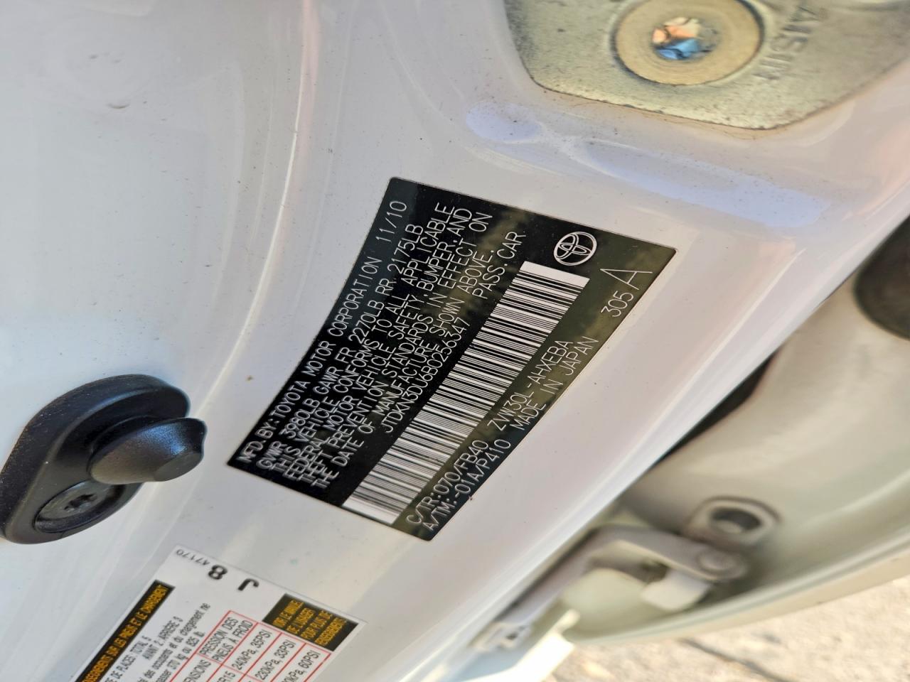 2011 TOYOTA PRIUS TWO photo 23