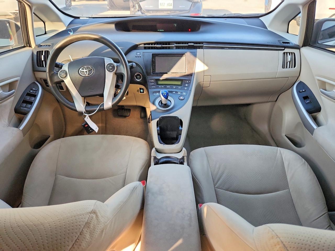 2011 TOYOTA PRIUS TWO photo 15