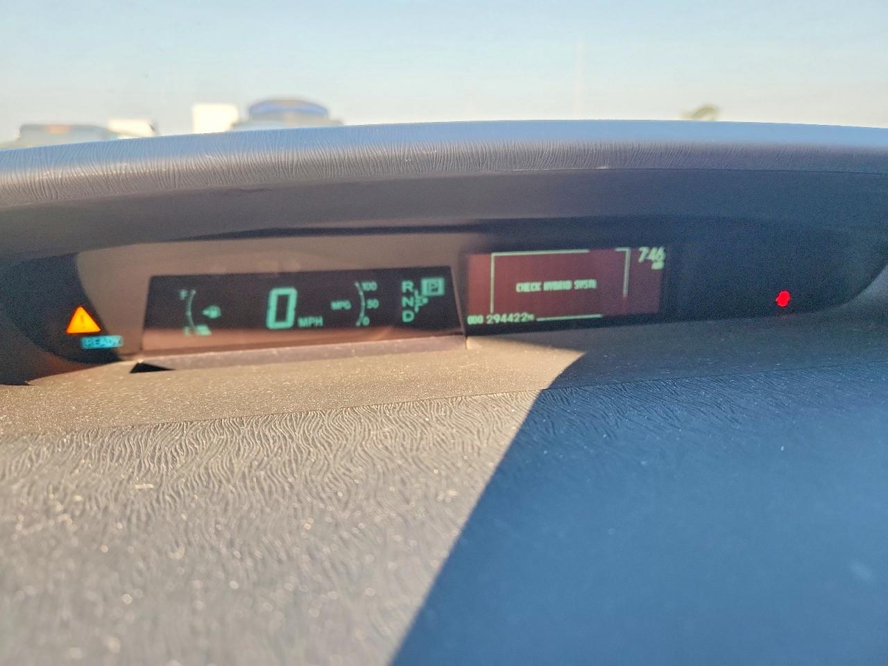 2011 TOYOTA PRIUS TWO photo 17